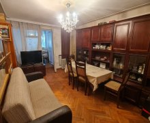 Satılır Köhnə Tikili Memar Əcəmi m., 4-cü mikrorayon, Nəsimi r.