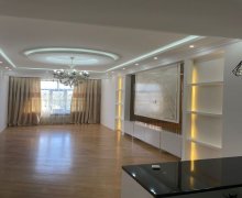 Satılır Yeni Tikili Azadlıq m., 8-ci mikrorayon, Binəqədi r.