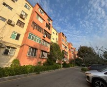 Satılır Köhnə Tikili Neftçilər m., 8-ci kilometr, Nizami r. Satılır Köhnə Tikili Neftçilər m., 8-ci kilometr, Nizami r.
