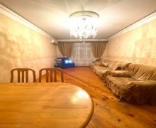 Satılır Köhnə Tikili Azadlıq m., 8-ci mikrorayon, Binəqədi r.