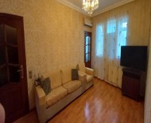 Satılır Köhnə Tikili Memar Əcəmi m., 4-cü mikrorayon, Nəsimi r.