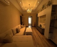 Satılır Köhnə Tikili Azadlıq m., 7-ci mikrorayon, Binəqədi r.