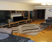 Satılır Köhnə Tikili Elmlər akademiyası m., Yasamal qəs., Yasamal r.