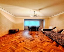 Satılır Köhnə Tikili Memar Əcəmi m., 2-ci mikrorayon, Nəsimi r.