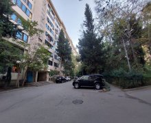 Satılır Köhnə Tikili Azadlıq m., Binəqədi r.