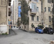 Satılır Qaraj Elmlər akademiyası m., Yasamal r.