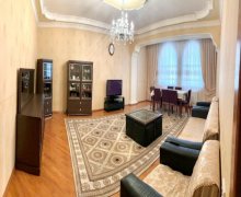 Satılır Yeni Tikili Azadlıq m., 8-ci mikrorayon, Binəqədi r.