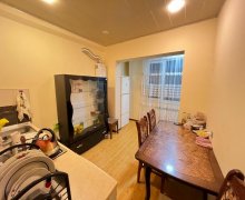 Satılır Köhnə Tikili İnşaatçılar m., Yasamal r.