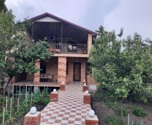 Kirayə (günlük) Həyət evi/villa Qax ş.