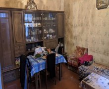 Satılır Köhnə Tikili Nizami m., Yasamal qəs., Yasamal r.