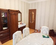 Satılır Köhnə Tikili Azadlıq m., 8-ci mikrorayon, Binəqədi r.