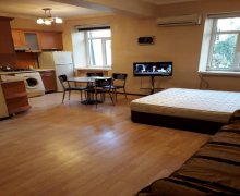 yasamalda 1 aylıq otaqli kiraye evler Nizami m., Yasamal r.