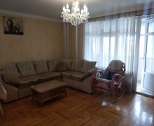 Satılır Köhnə Tikili Nizami r.