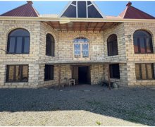 Satılır Bağ evi Gəncə ş. Satılır Bağ evi Gəncə ş.