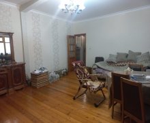 Satılır Köhnə Tikili Azadlıq m., 8-ci mikrorayon, Binəqədi r. Satılır Köhnə Tikili Azadlıq m., 8-ci mikrorayon, Binəqədi r.