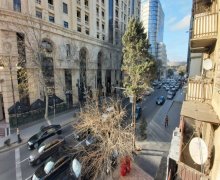 Satılır Köhnə Tikili Nizami m., Yasamal r.