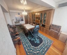 Satılır Köhnə Tikili Elmlər akademiyası m., Yasamal r.