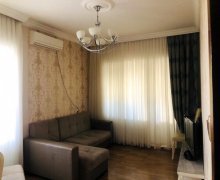 Satılır Köhnə Tikili Memar Əcəmi m., 9-cu mikrorayon, Binəqədi r.