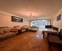 Satılır Köhnə Tikili Elmlər akademiyası m., Yasamal r.