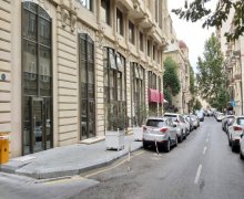Satılır Ofis İçərişəhər m., Səbail r.
