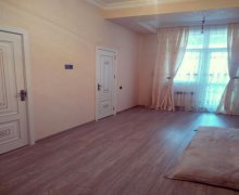 Satılır Yeni Tikili 8-ci mikrorayon, Binəqədi r.