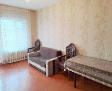 Satılır Köhnə Tikili Azadlıq m., 8-ci mikrorayon, Binəqədi r.