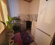 Satılır Köhnə Tikili Memar Əcəmi m., 9-cu mikrorayon, Binəqədi r.