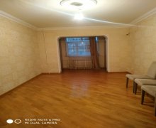 Satılır Köhnə Tikili İnşaatçılar m., Yeni Yasamal qəs., Yasamal r.