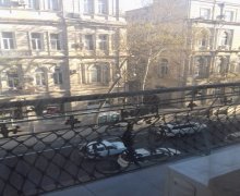 Satılır Köhnə Tikili Sahil m., Səbail r.