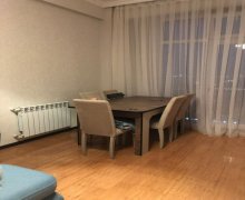 Satılır Yeni Tikili Xalqlar dostluğu m., Yeni Günəşli qəs., Suraxanı r.
