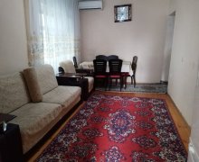 Satılır Köhnə Tikili Azadlıq m., 8-ci mikrorayon, Binəqədi r.