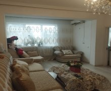 Satılır Köhnə Tikili Memar Əcəmi m., 5-ci mikrorayon, Nəsimi r.