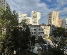 Satılır Köhnə Tikili İnşaatçılar m., Yasamal r.