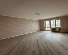 Satılır Köhnə Tikili Azadlıq m., 7-ci mikrorayon, Binəqədi r.