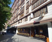 Satılır Köhnə Tikili Azadlıq m., 8-ci mikrorayon, Binəqədi r.