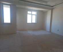 Satılır Yeni Tikili 8-ci mikrorayon, Binəqədi r.