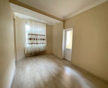 Satılır Yeni Tikili İnşaatçılar m., Yeni Yasamal qəs., Yasamal r.