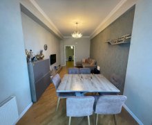 Satılır Yeni Tikili Elmlər akademiyası m., Yasamal r.