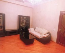 Satılır Yeni Tikili Qaraçuxur qəs., Suraxanı r.