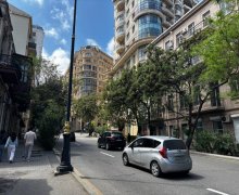 ofis icareye aylıq verilir İçərişəhər m., Axundov bağı, Səbail r.