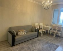 Satılır Köhnə Tikili Memar Əcəmi m., 9-cu mikrorayon, Binəqədi r.