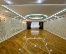 Satılır Yeni Tikili Azadlıq m., 8-ci mikrorayon, Binəqədi r.