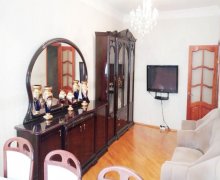 Satılır Köhnə Tikili Azadlıq m., 8-ci mikrorayon, Binəqədi r.