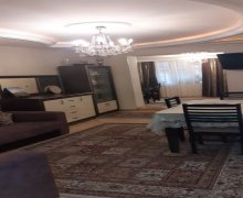Satılır Köhnə Tikili Azadlıq m., 8-ci mikrorayon, Binəqədi r.