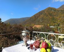 Kirayə (günlük) Həyət evi/villa Qax ş. Kirayə (günlük) Həyət evi/villa Qax ş.