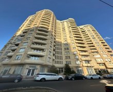 Satılır Yeni Tikili Elmlər akademiyası m., Yasamal r.