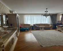 Satılır Yeni Tikili Azadlıq m., 8-ci mikrorayon, Binəqədi r.