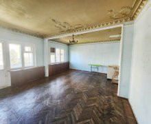 Satılır Köhnə Tikili Azadlıq m., 8-ci mikrorayon, Binəqədi r.