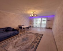 Satılır Köhnə Tikili Xalqlar dostluğu m., 8-ci kilometr, Nizami r.