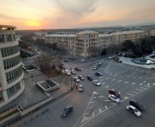 Satılır Köhnə Tikili Elmlər akademiyası m., Yasamal r.